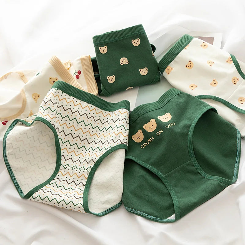 Girls' Cotton Underwear Set – Soft, Breathable Briefs with Adorable Green Designs